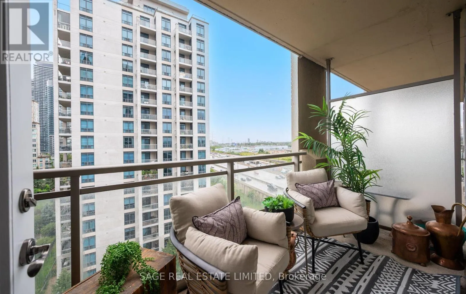 1005 - 3 MARINE PARADE DRIVE