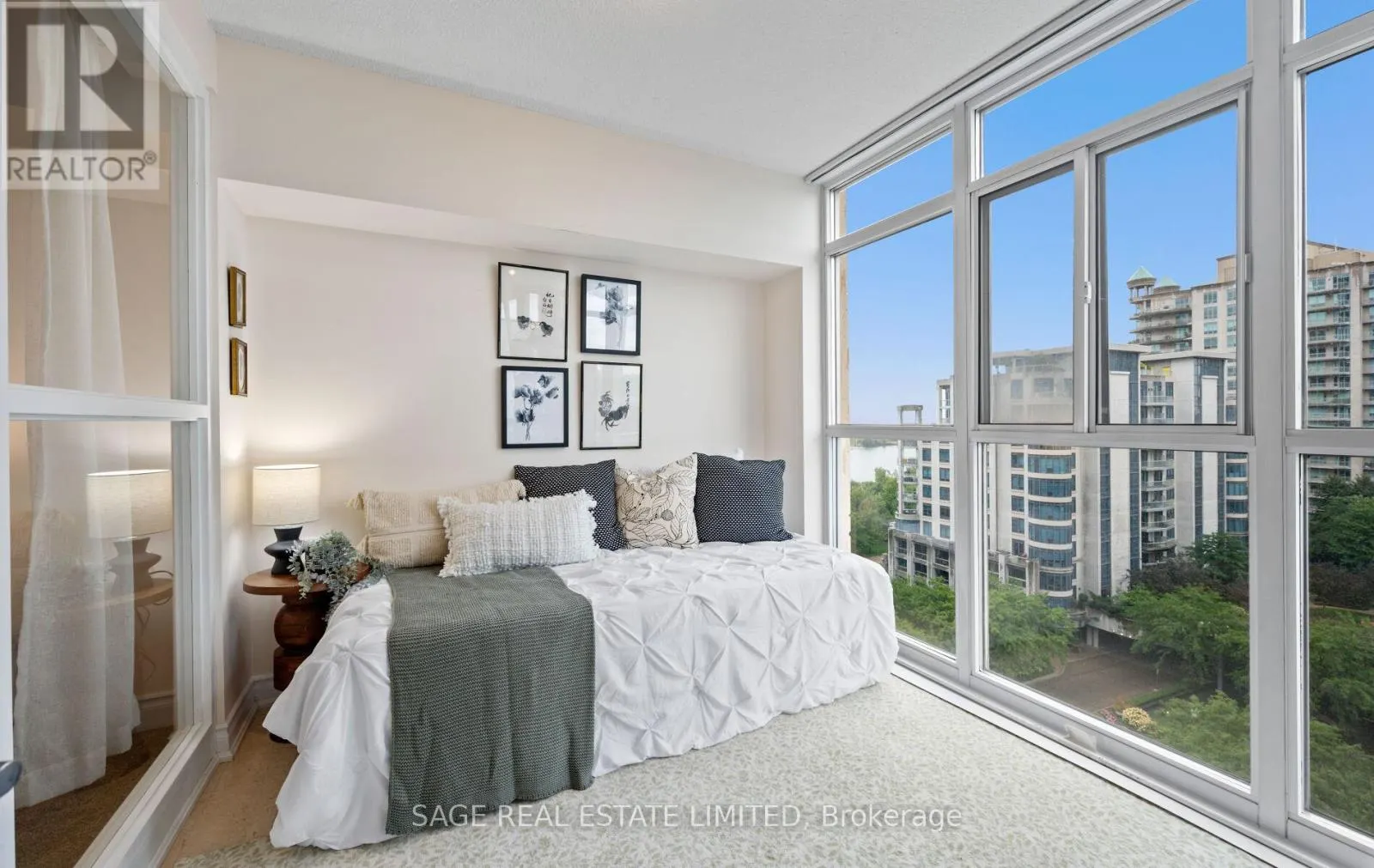 1005 - 3 MARINE PARADE DRIVE