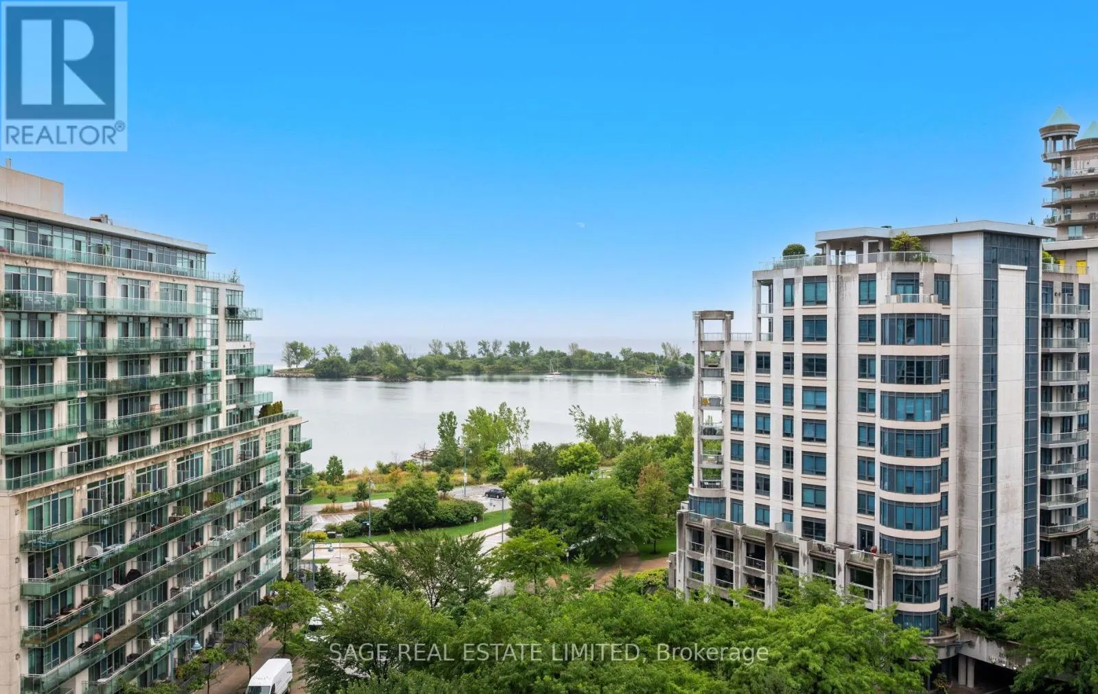 1005 - 3 MARINE PARADE DRIVE