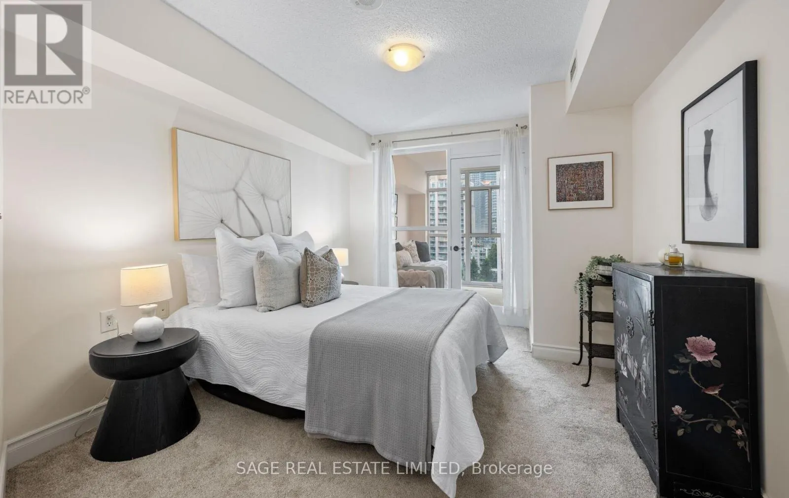 1005 - 3 MARINE PARADE DRIVE