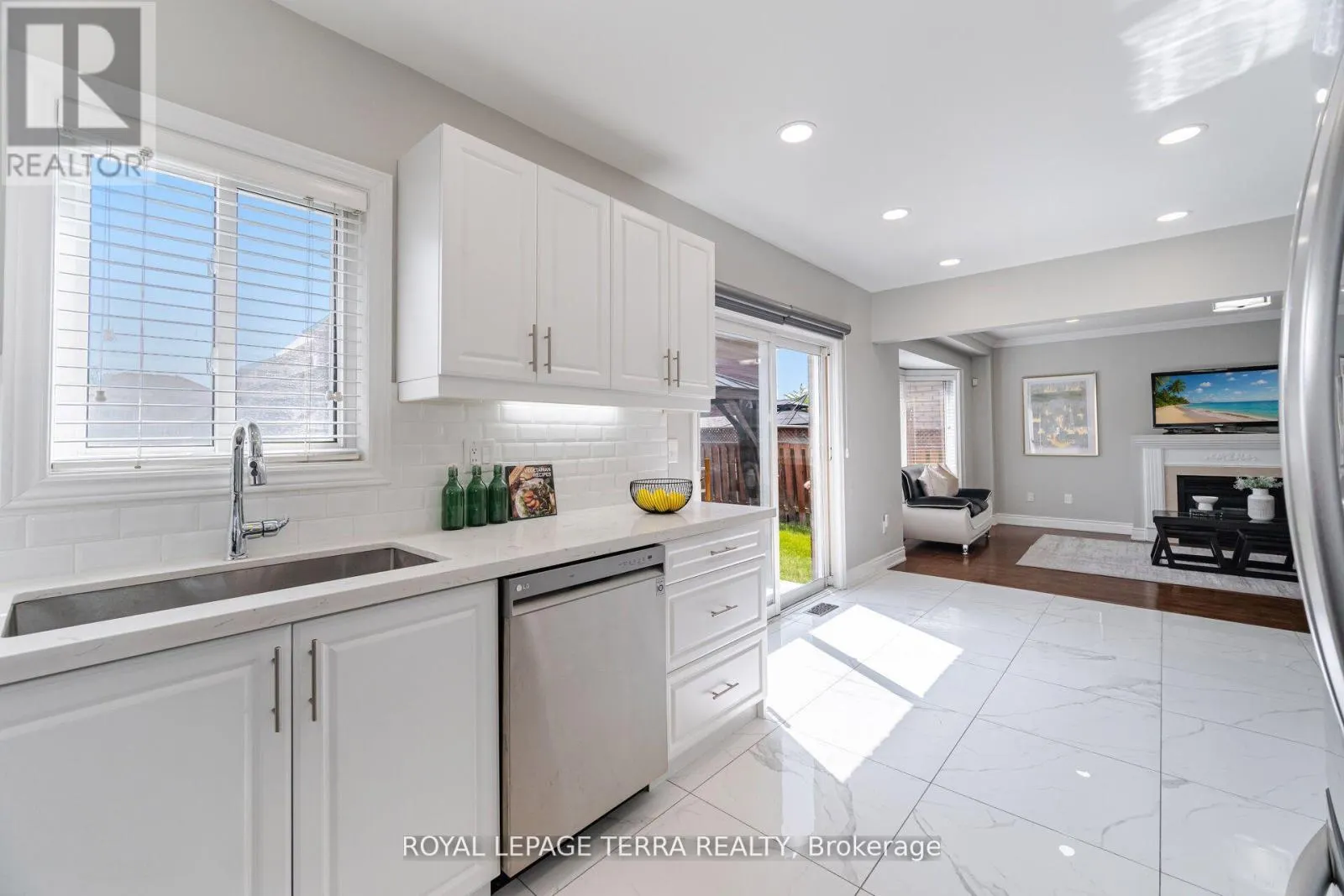 19 VALLEYPARK CRESCENT