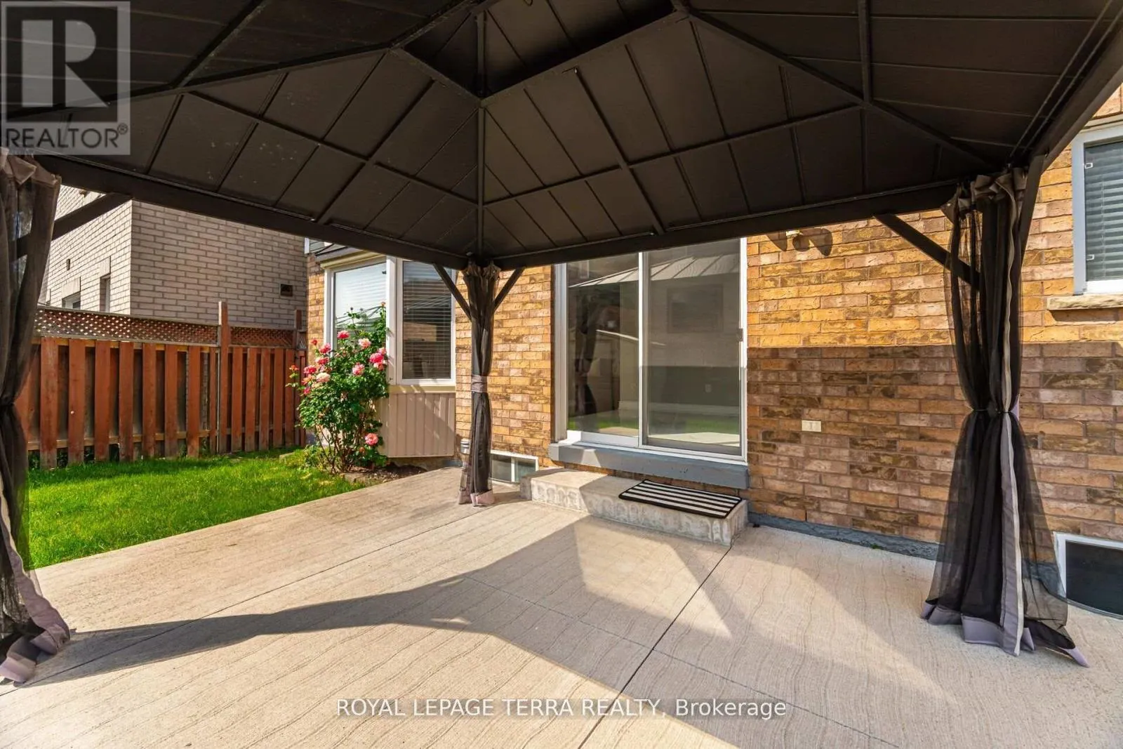 19 VALLEYPARK CRESCENT