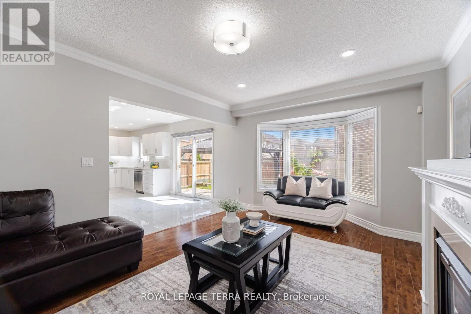 19 VALLEYPARK CRESCENT