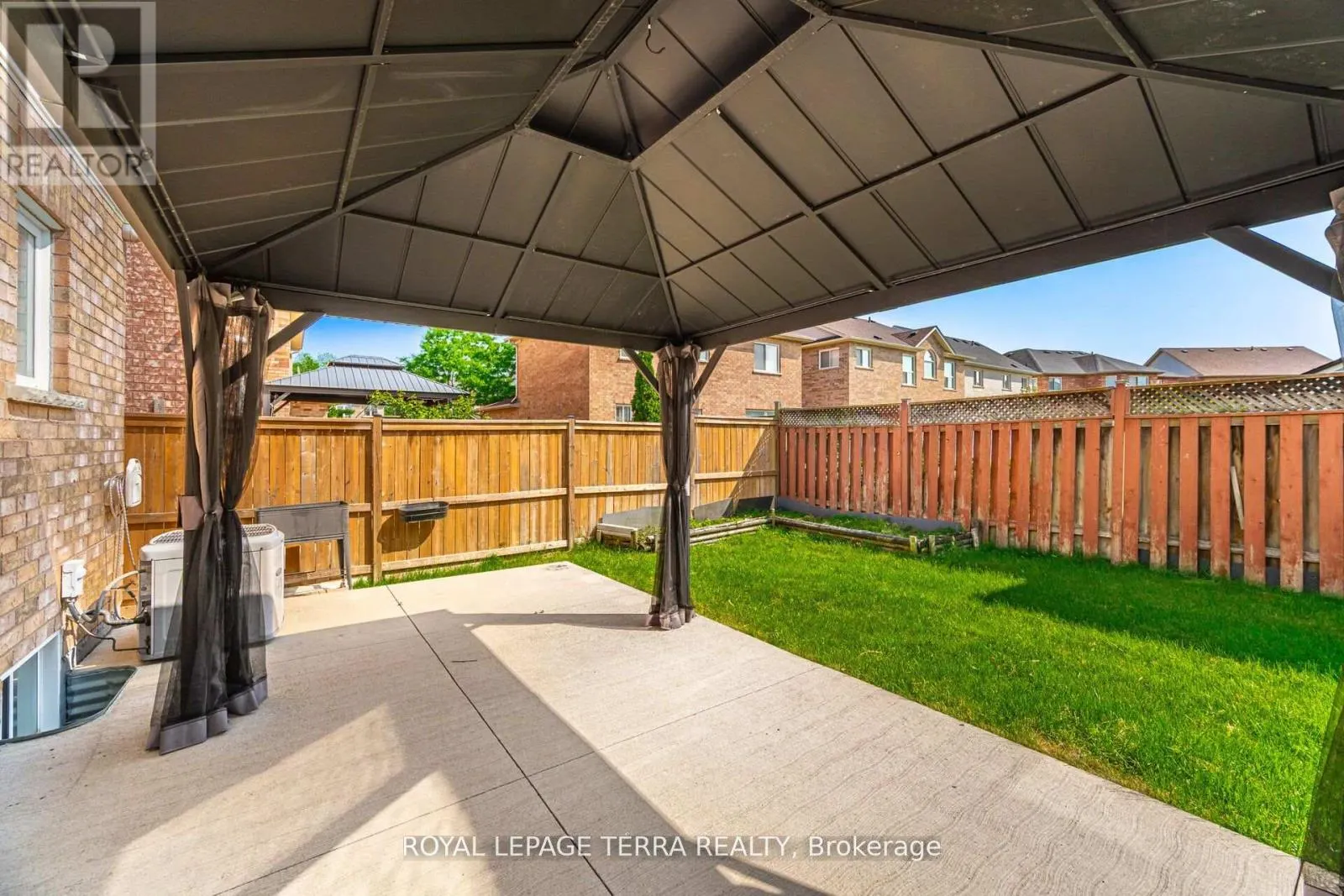 19 VALLEYPARK CRESCENT