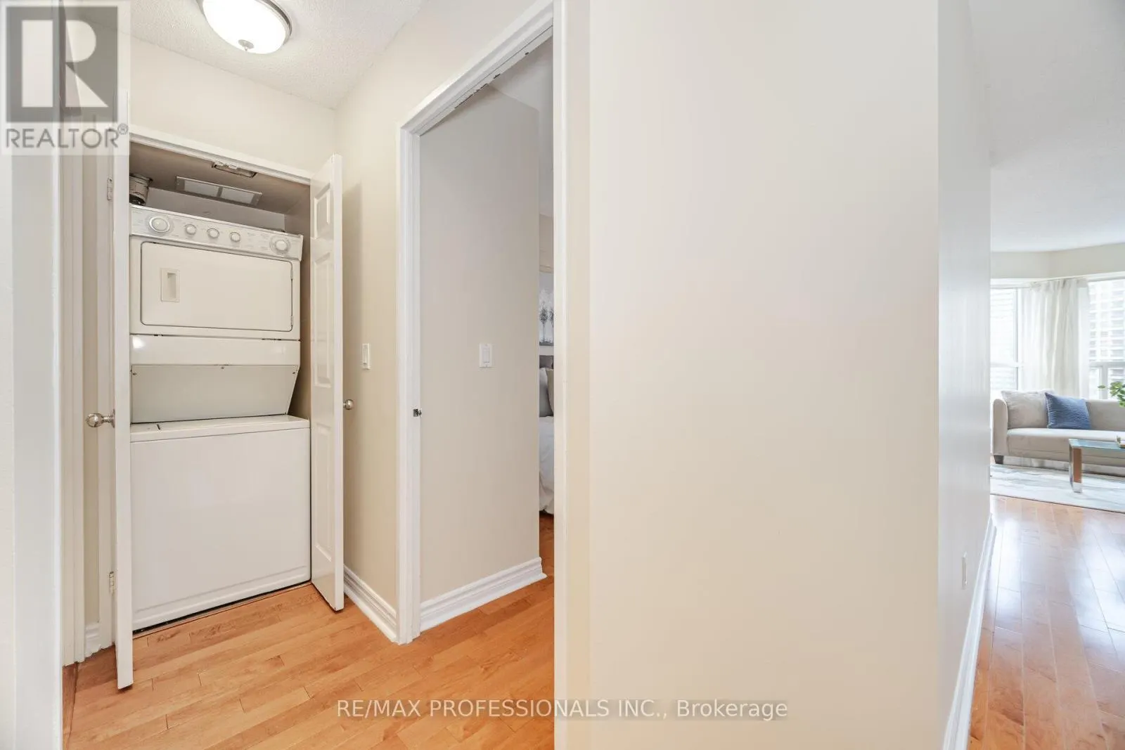 1606 - 335 WEBB DRIVE