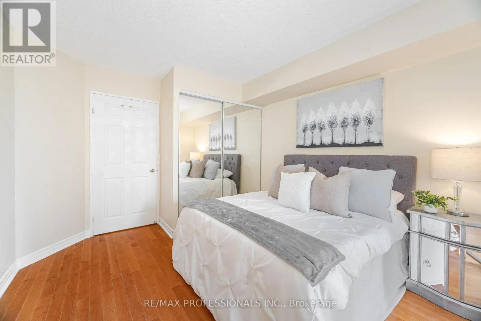1606 - 335 WEBB DRIVE