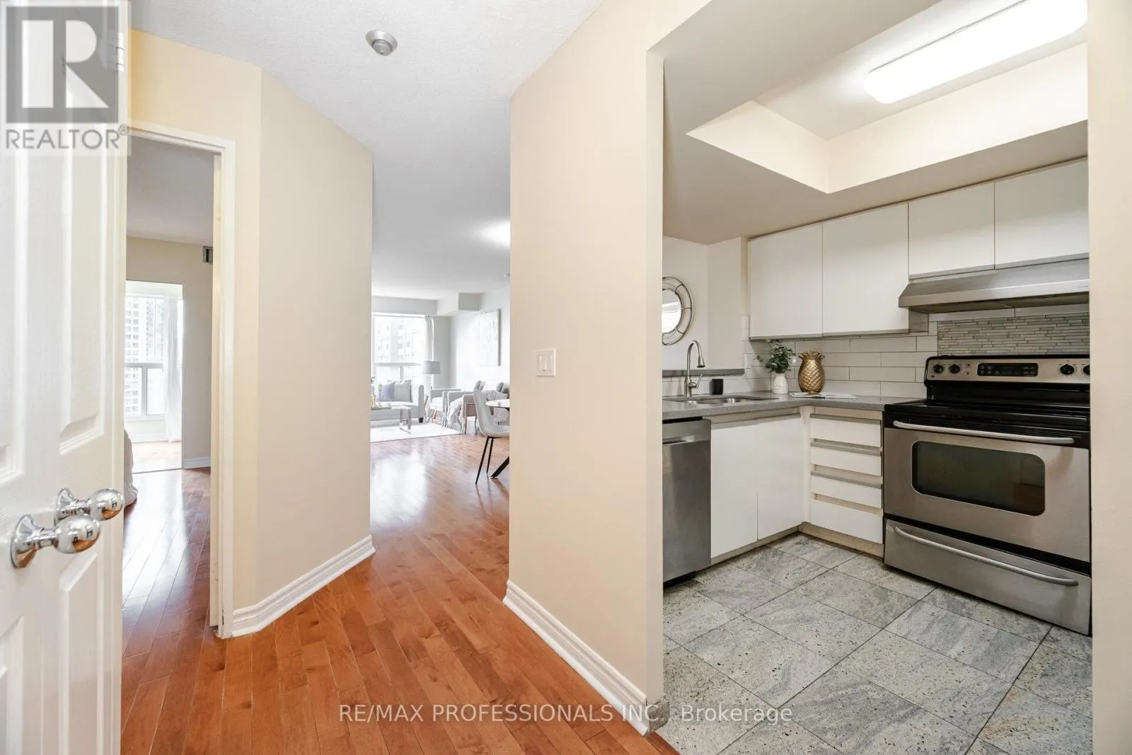 1606 - 335 WEBB DRIVE