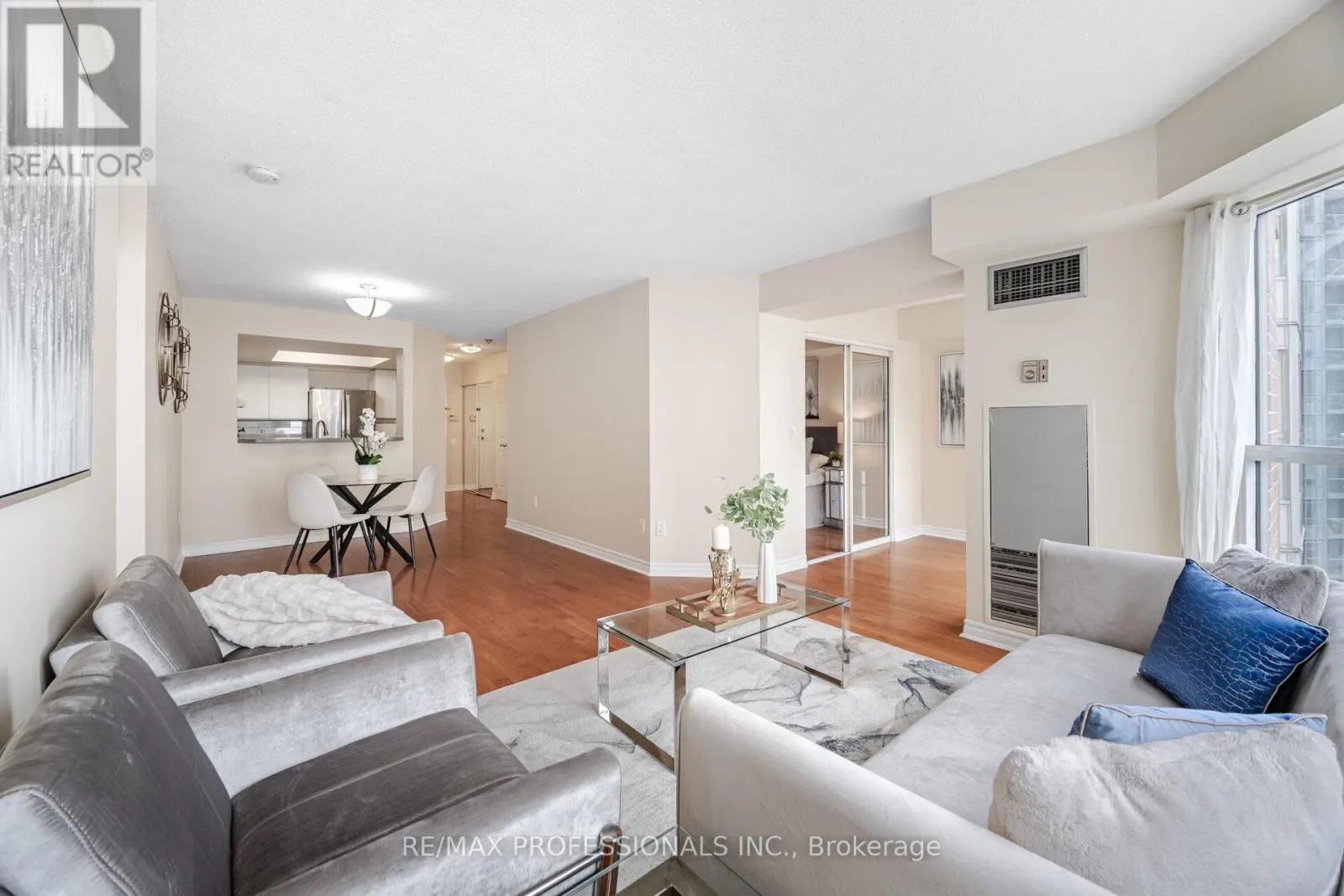 1606 - 335 WEBB DRIVE