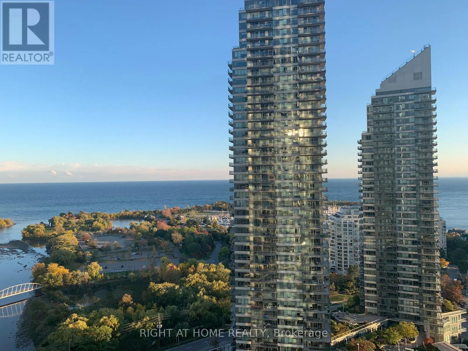 2601 - 2220 LAKE SHORE BOULEVARD W