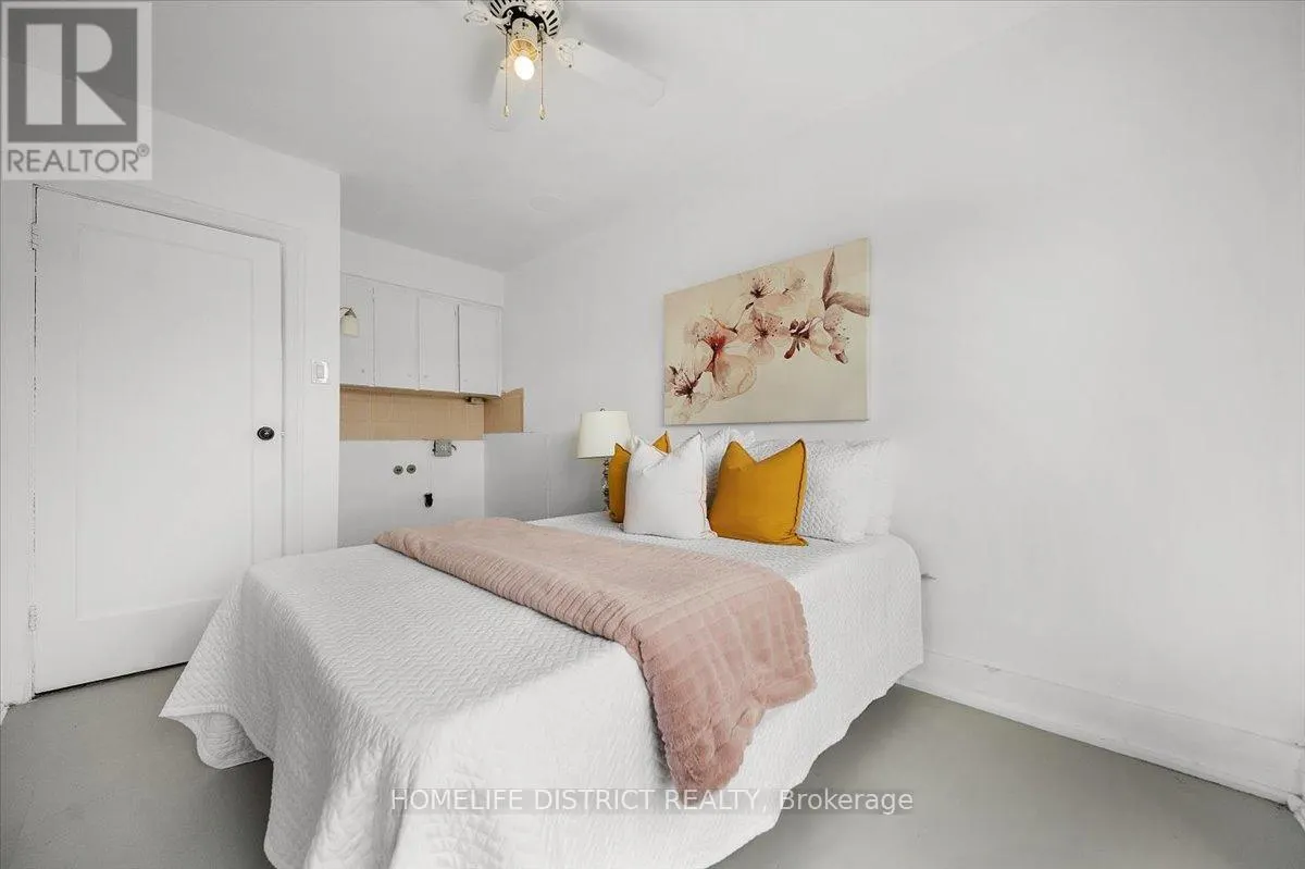 2055 EGLINTON AVENUE W