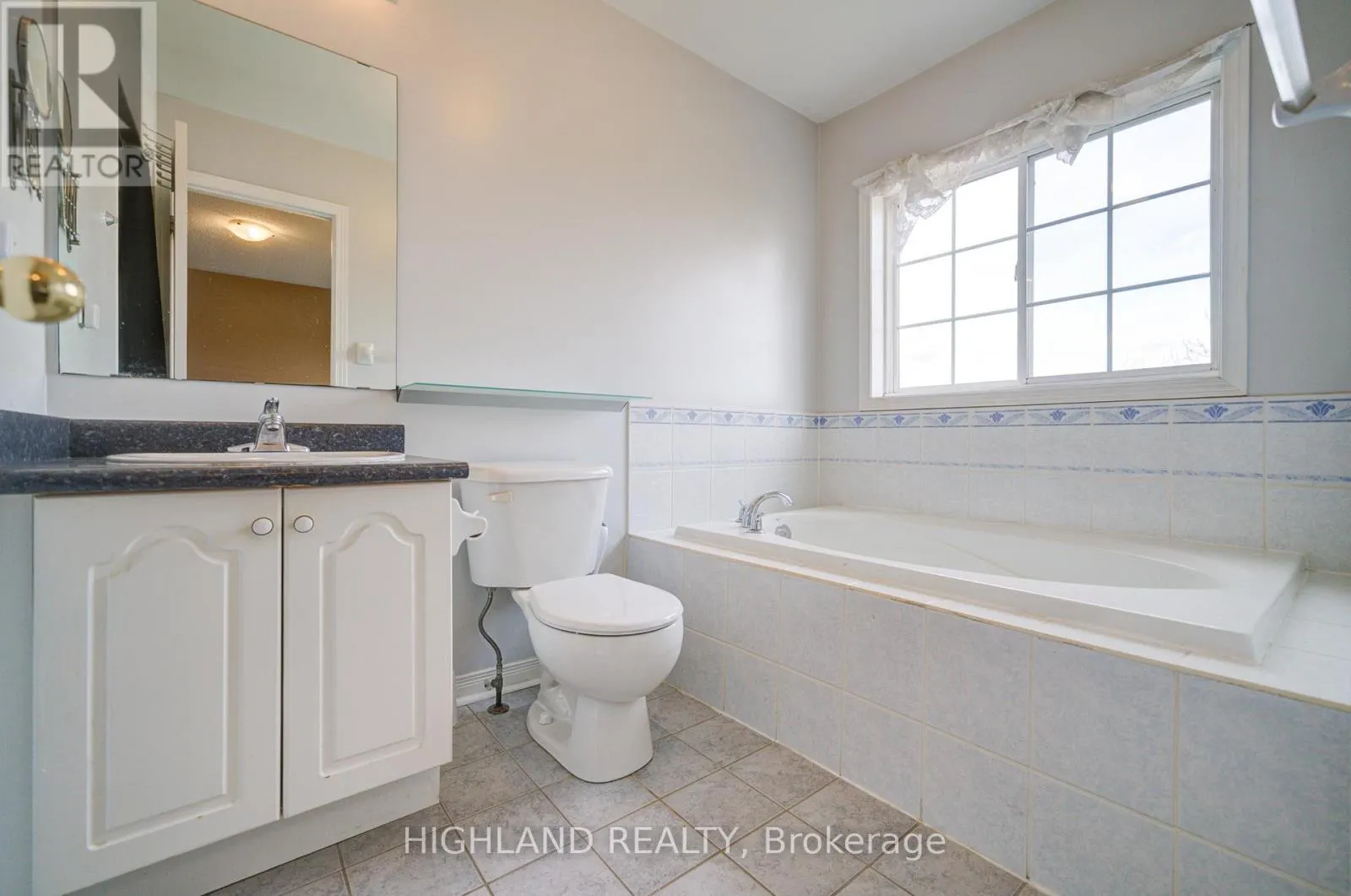 99 - 6399 SPINNAKER CIRCLE