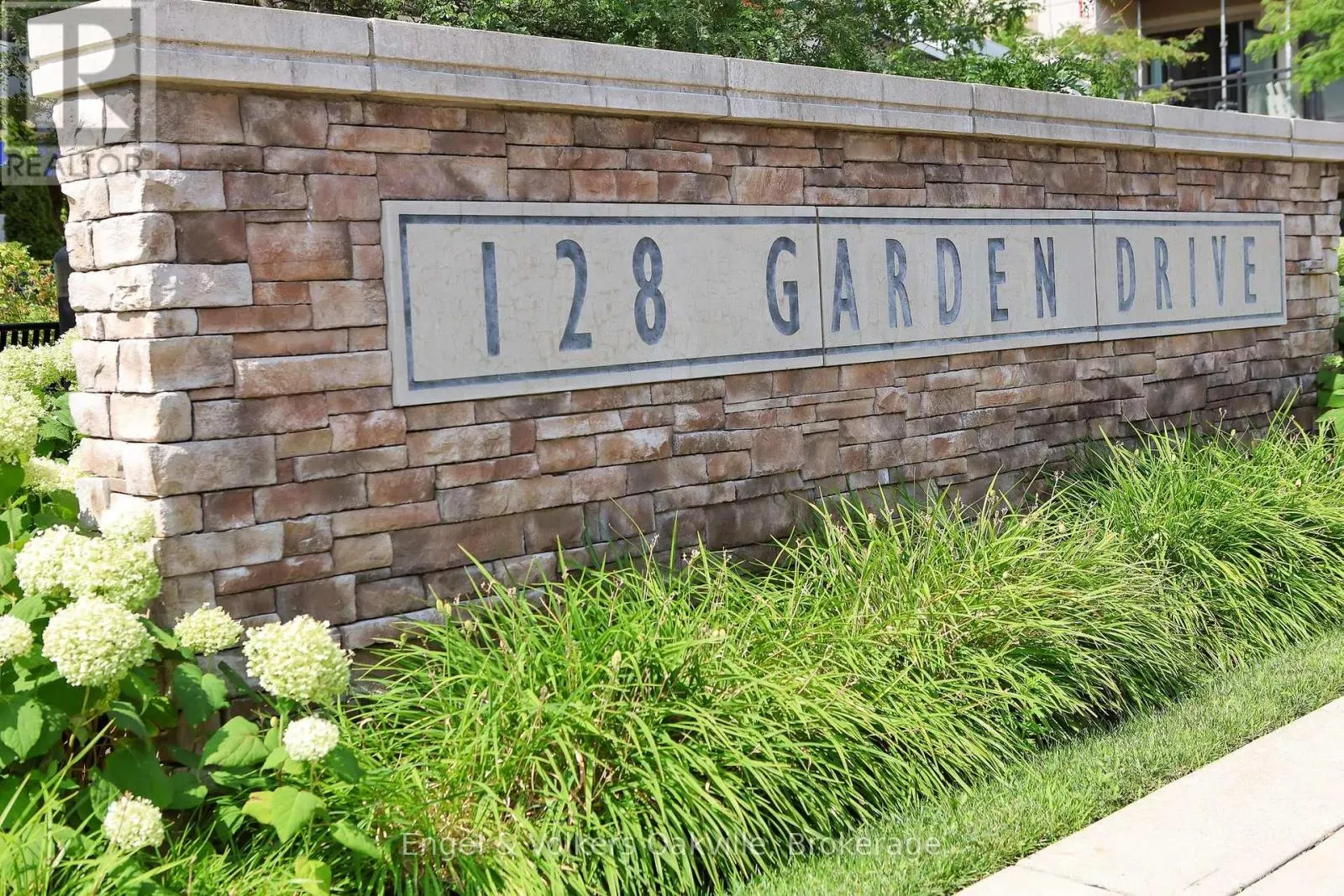 306 - 128 GARDEN DRIVE, #306