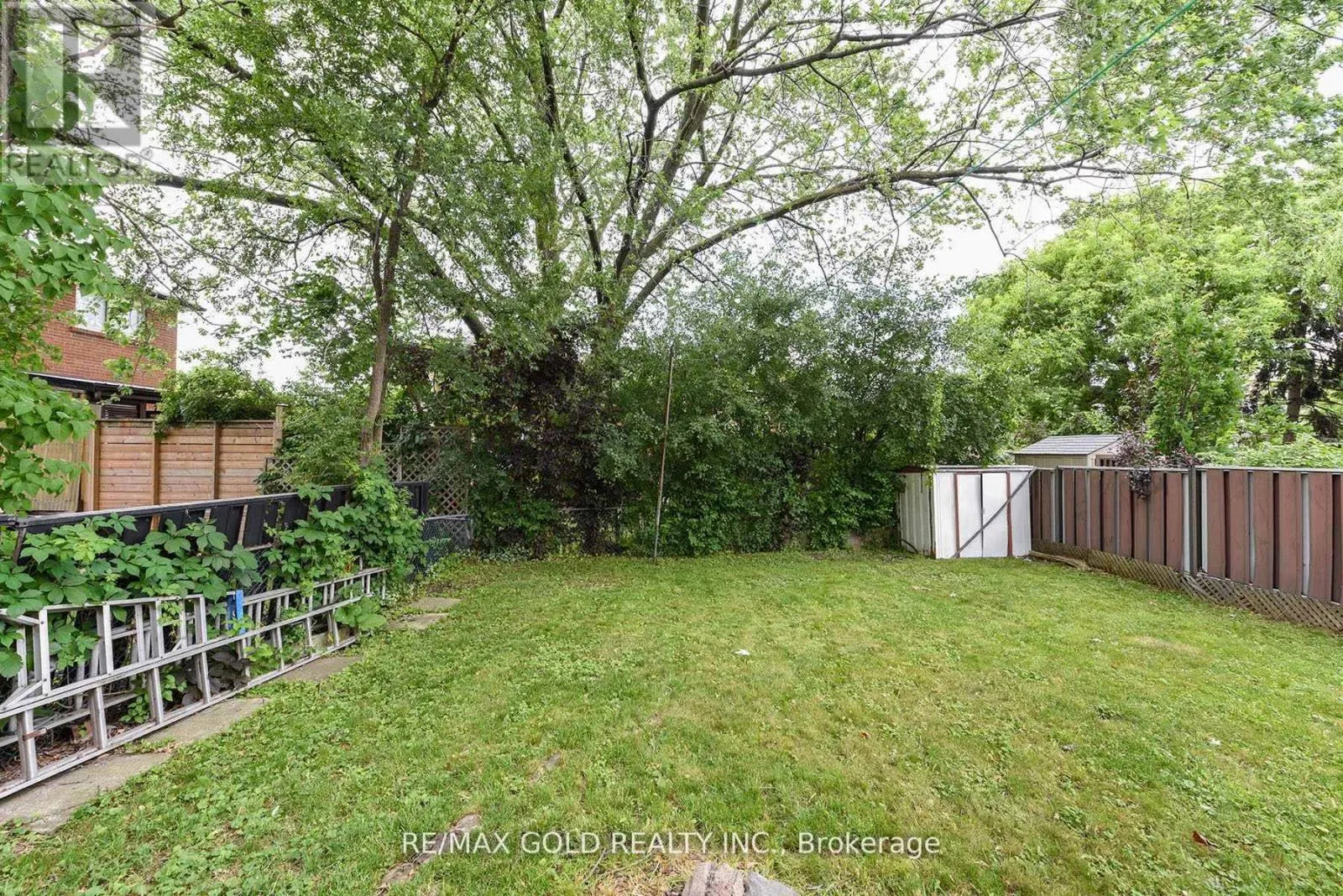 3507 LADDIE CRESCENT