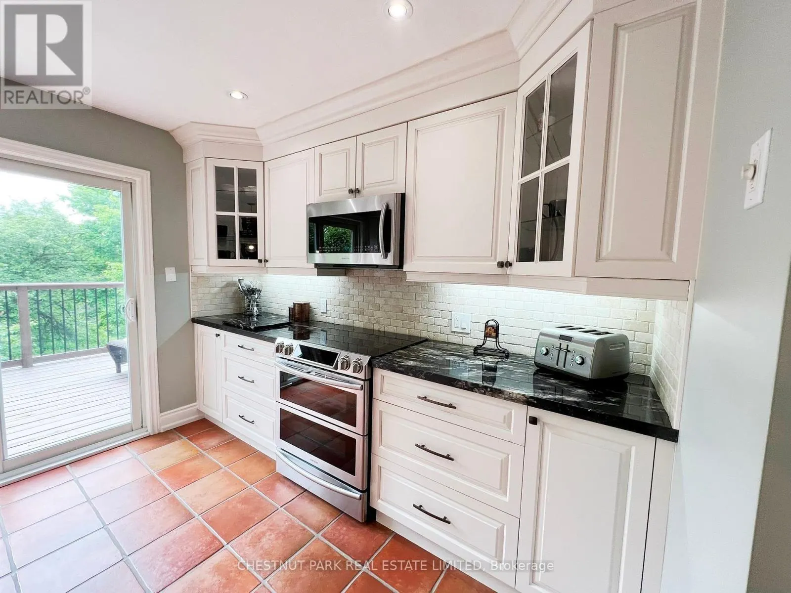 21 SOUTHRIDGE TRAIL