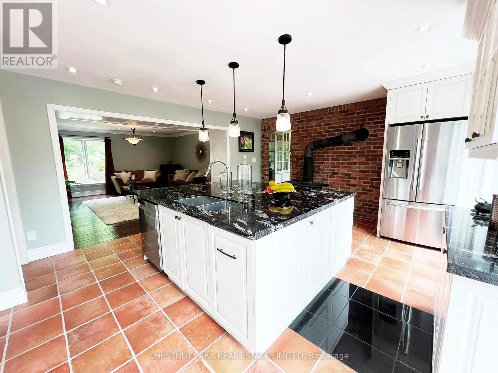 21 SOUTHRIDGE TRAIL