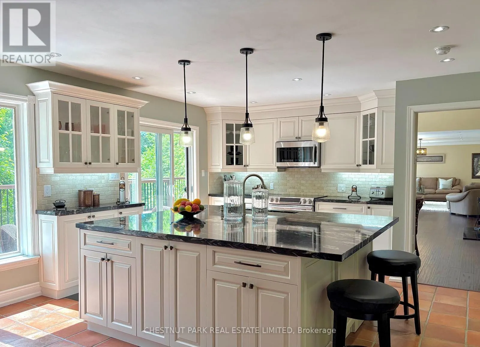 21 SOUTHRIDGE TRAIL