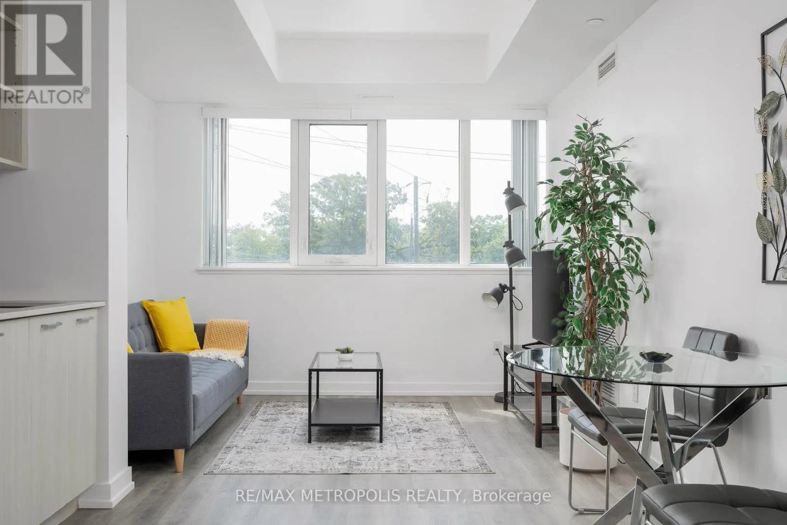 307 - 2300 ST CLAIR AVENUE W