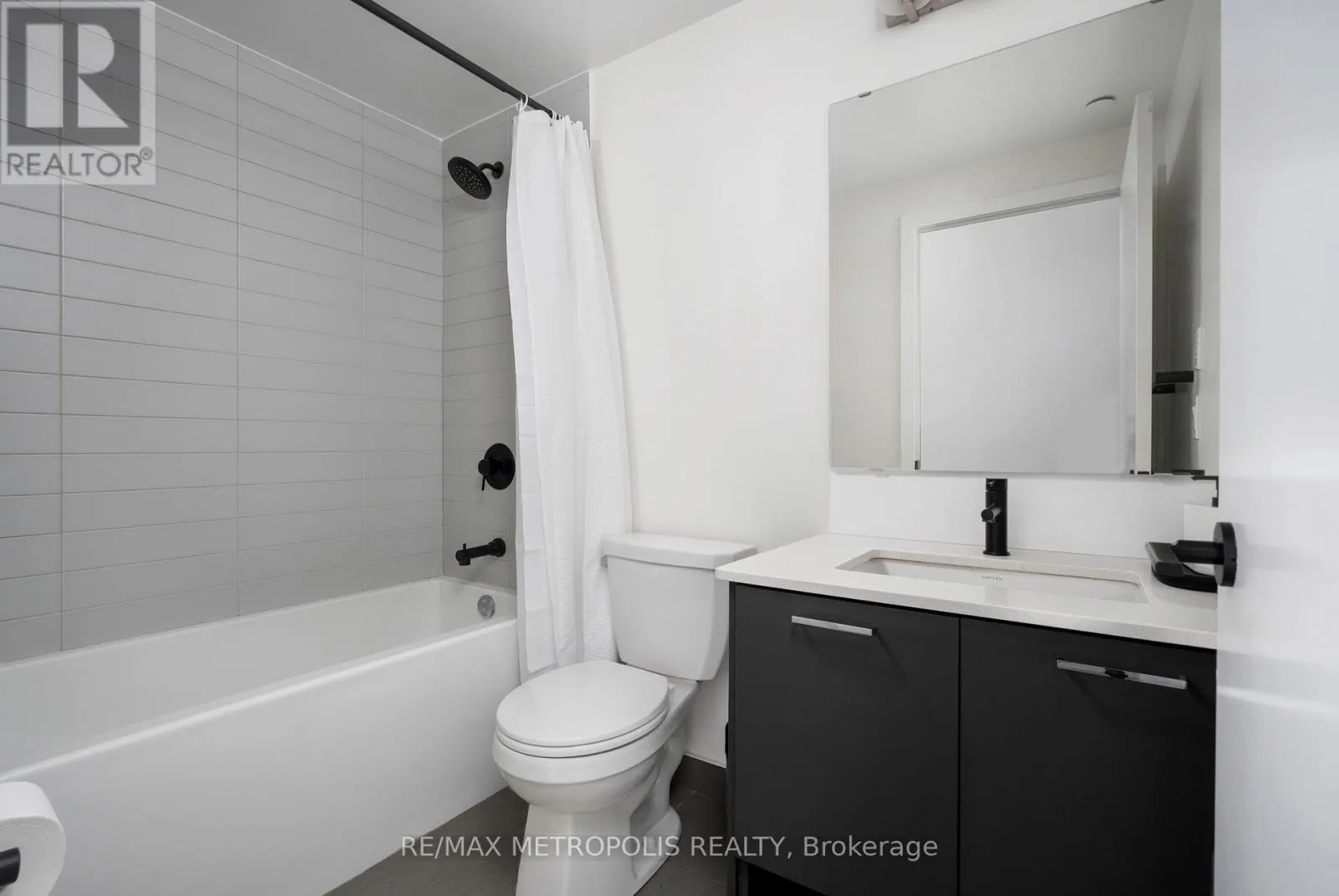 307 - 2300 ST CLAIR AVENUE W