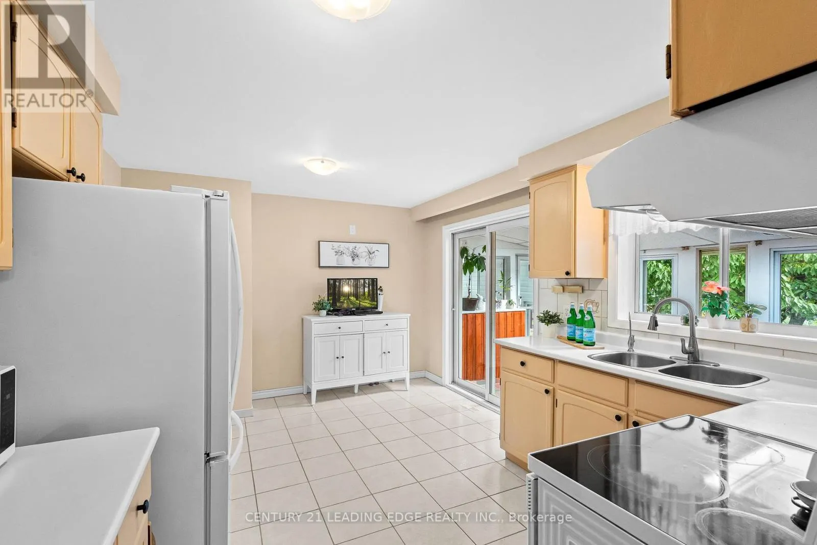 3651 BROOMHILL CRESCENT