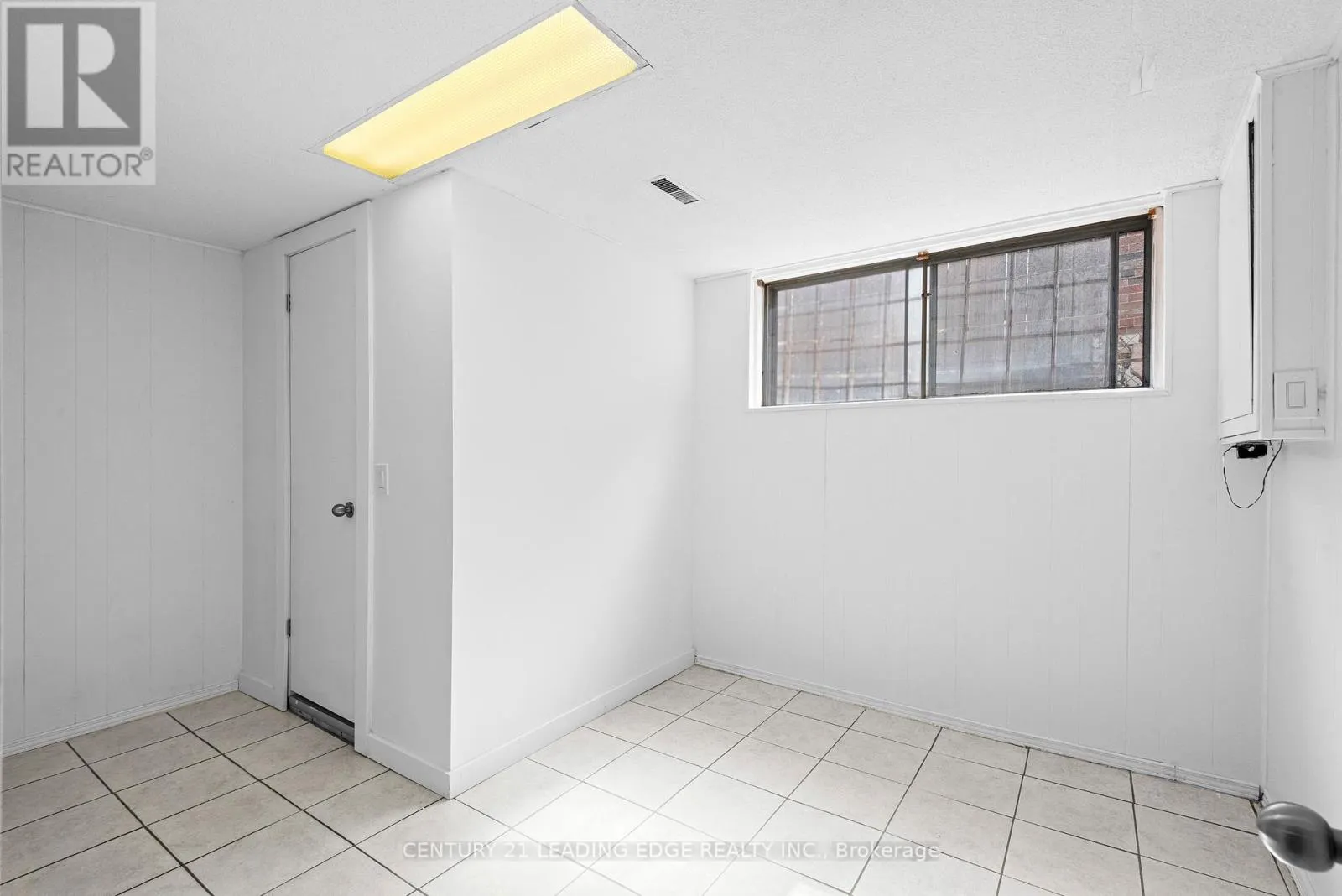 3651 BROOMHILL CRESCENT