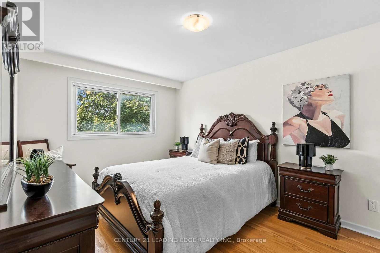 3651 BROOMHILL CRESCENT