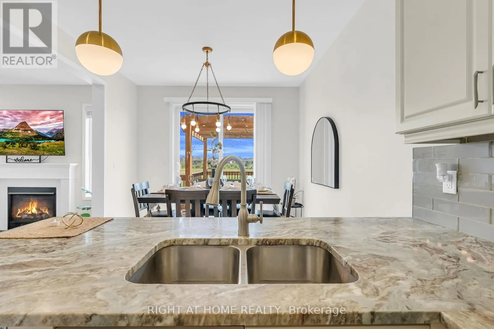 1139 FARMSTEAD DRIVE