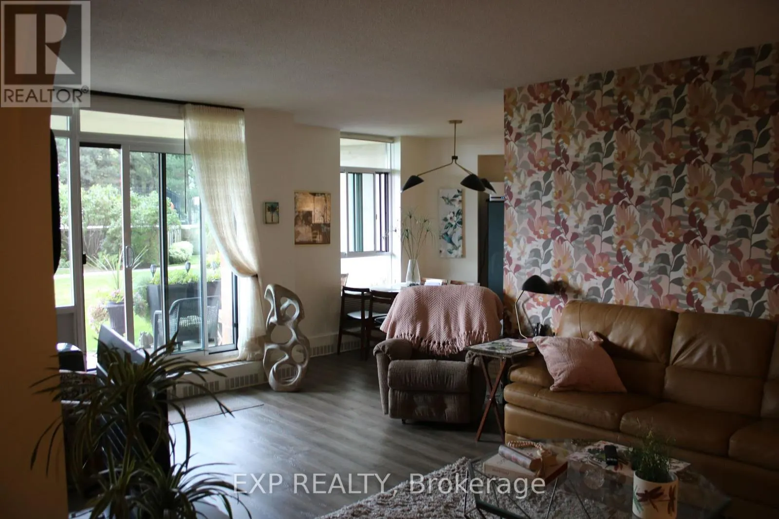 104 - 5250 LAKESHORE ROAD, #104