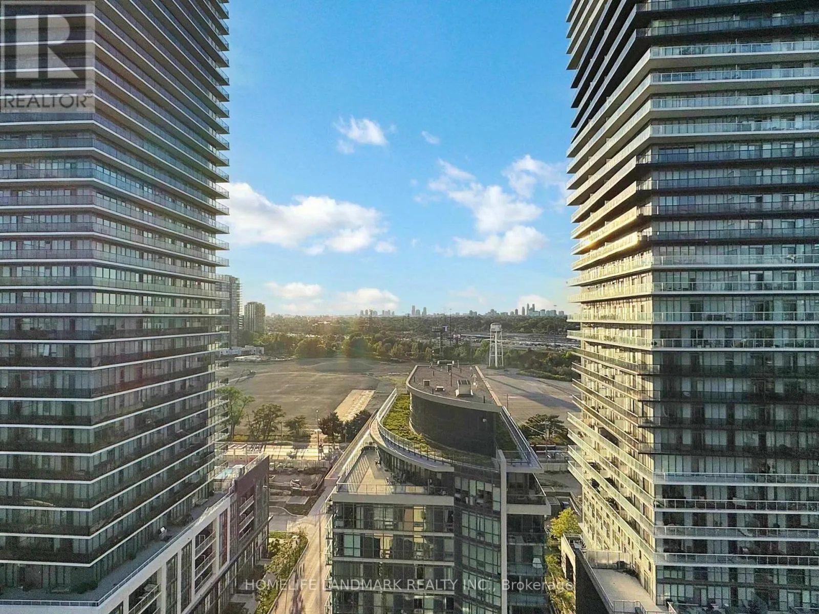 1608 - 59 ANNIE CRAIG DRIVE