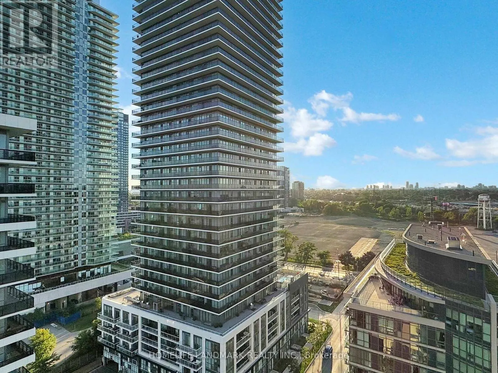 1608 - 59 ANNIE CRAIG DRIVE