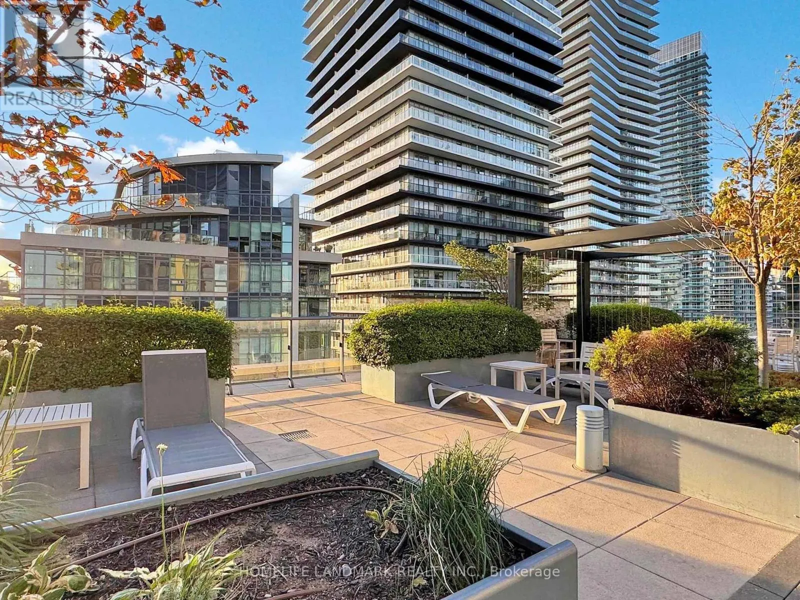 1608 - 59 ANNIE CRAIG DRIVE