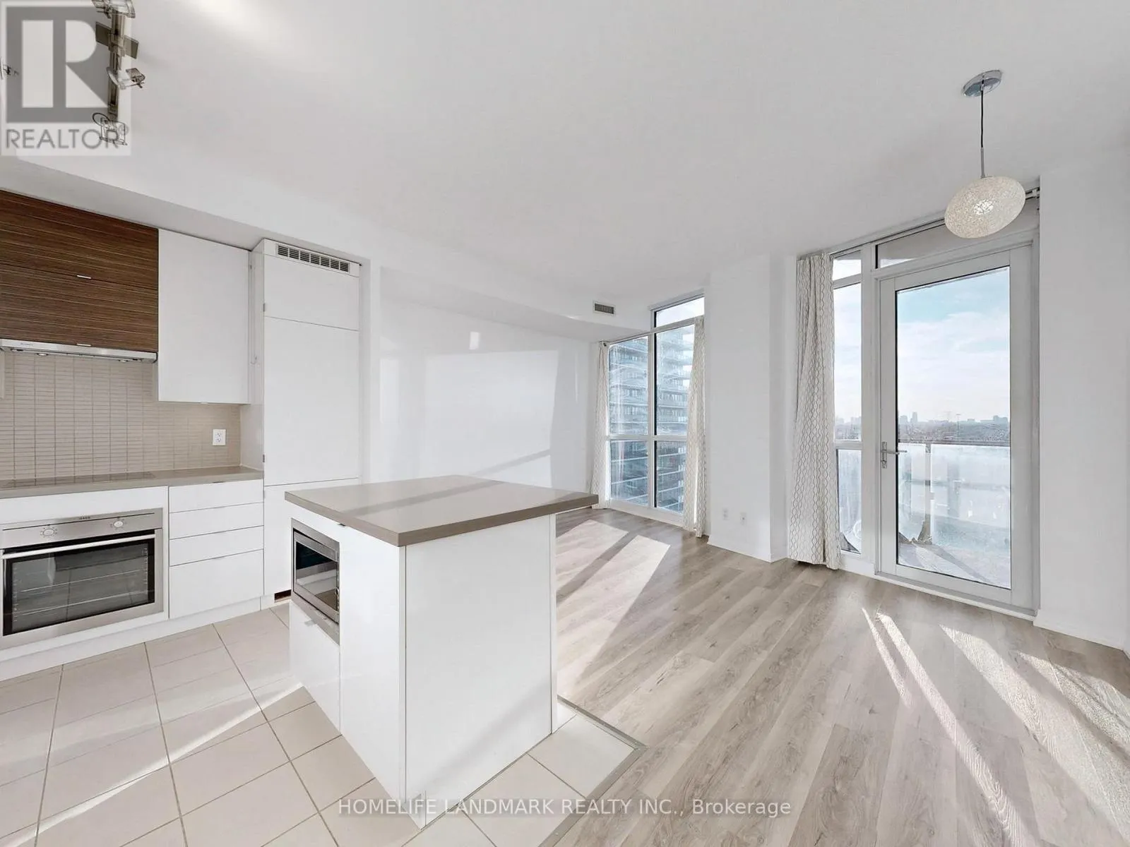 1608 - 59 ANNIE CRAIG DRIVE