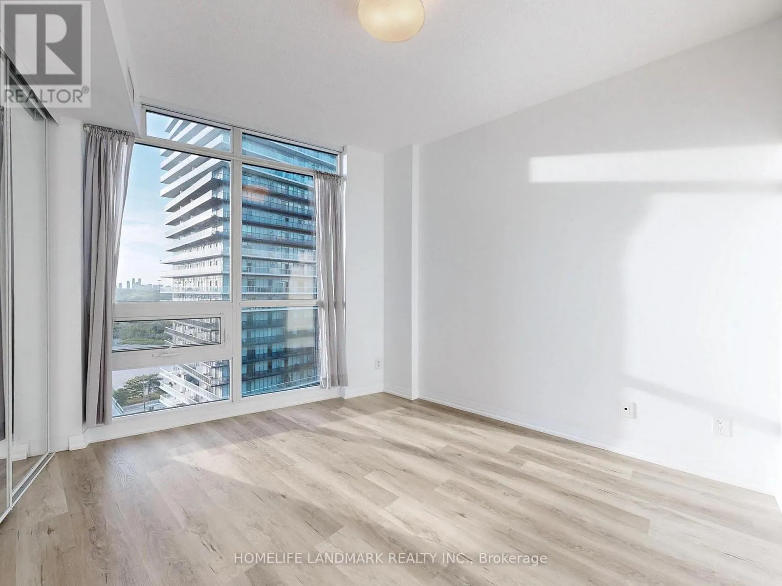 1608 - 59 ANNIE CRAIG DRIVE