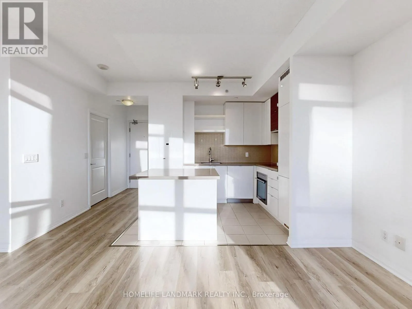 1608 - 59 ANNIE CRAIG DRIVE