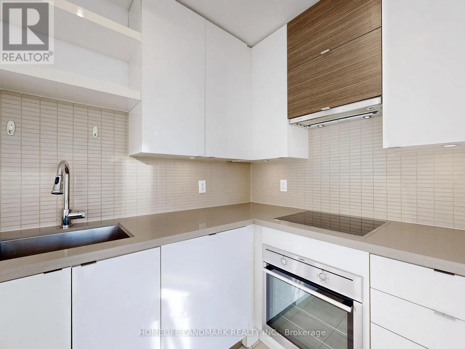 1608 - 59 ANNIE CRAIG DRIVE