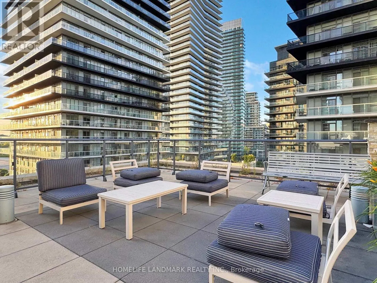 1608 - 59 ANNIE CRAIG DRIVE