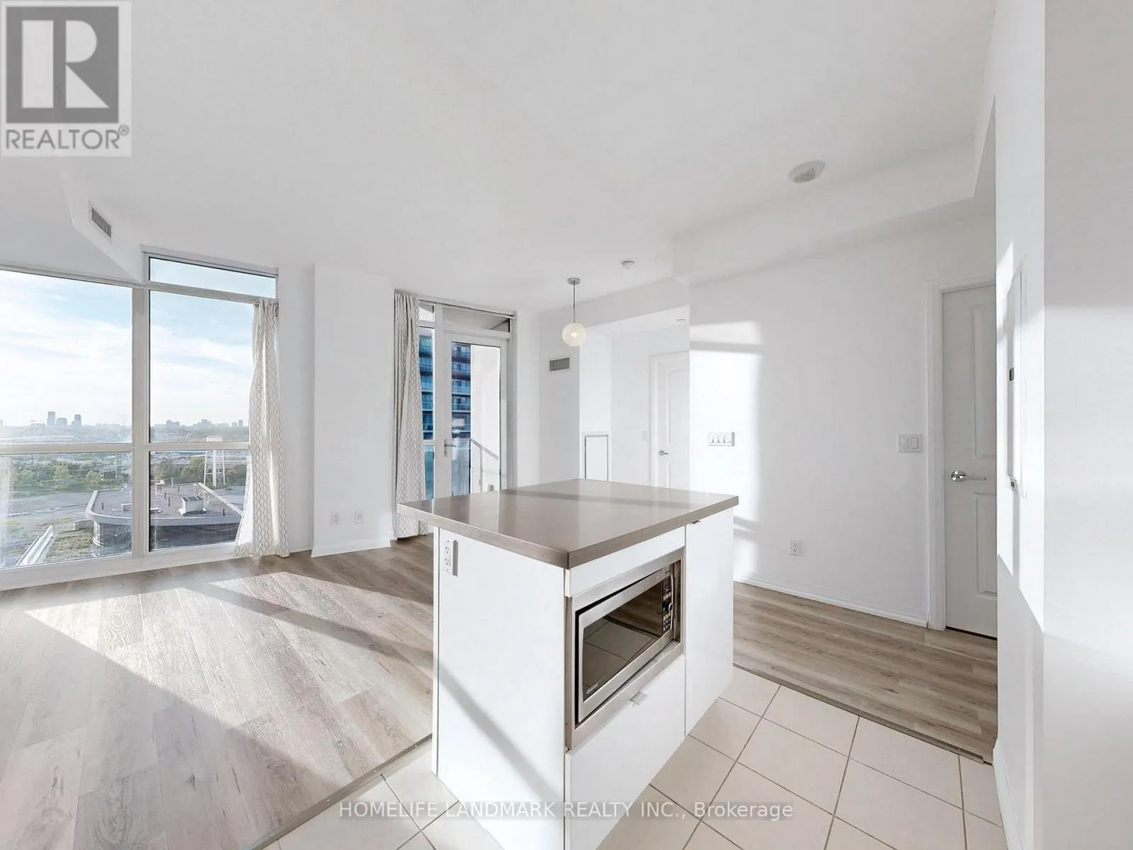 1608 - 59 ANNIE CRAIG DRIVE