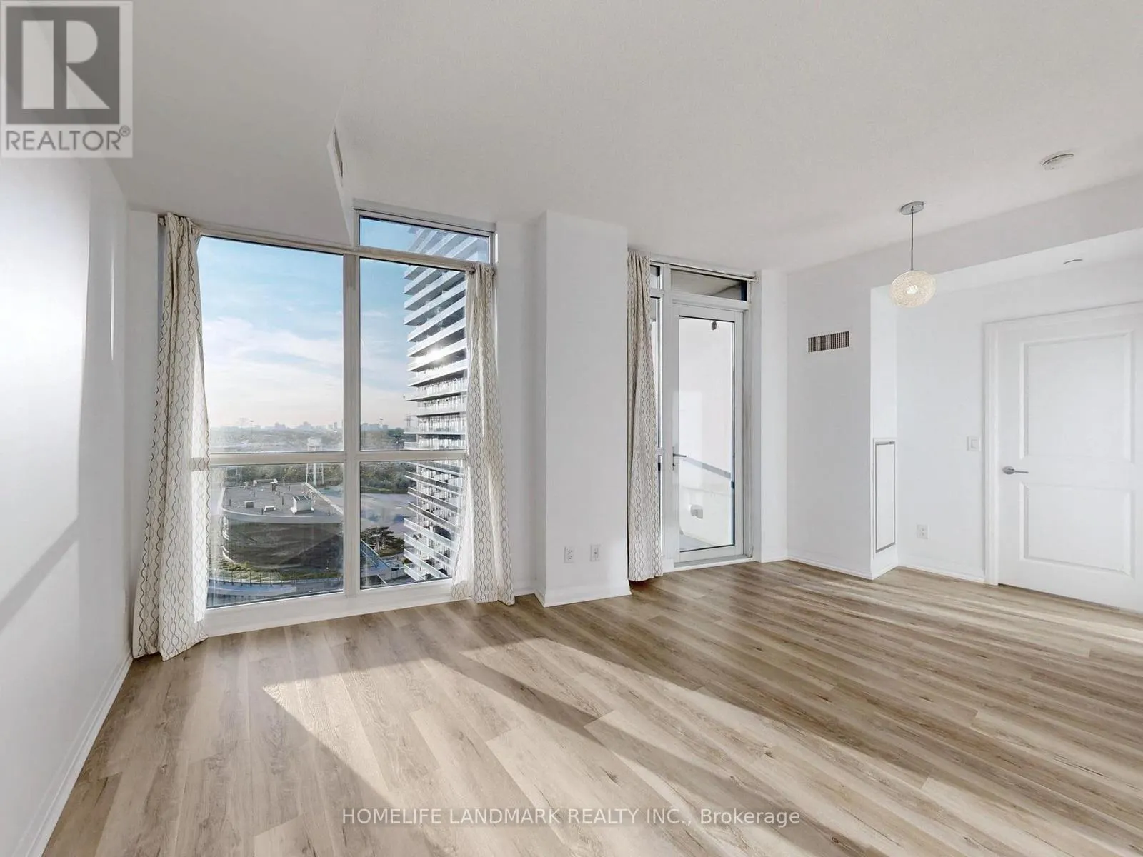 1608 - 59 ANNIE CRAIG DRIVE