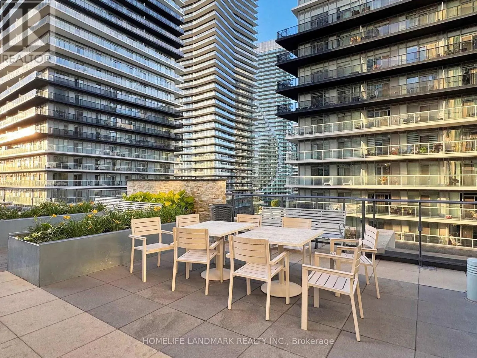 1608 - 59 ANNIE CRAIG DRIVE