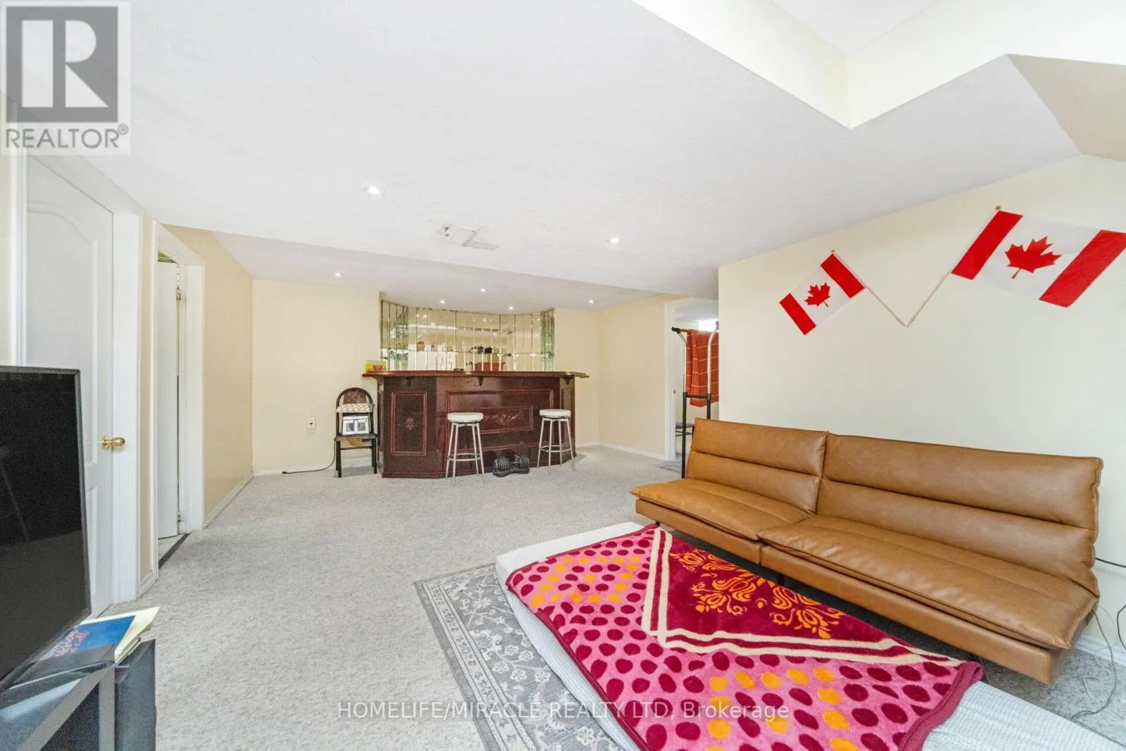 17 MAINARD CRESCENT