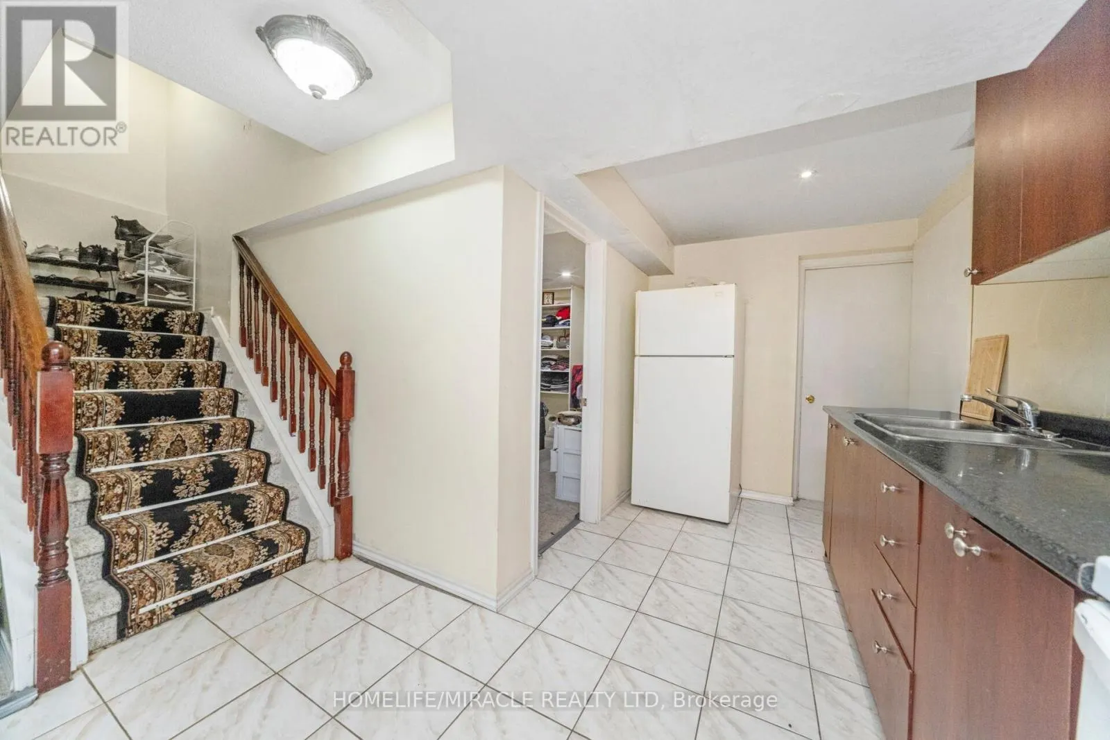 17 MAINARD CRESCENT