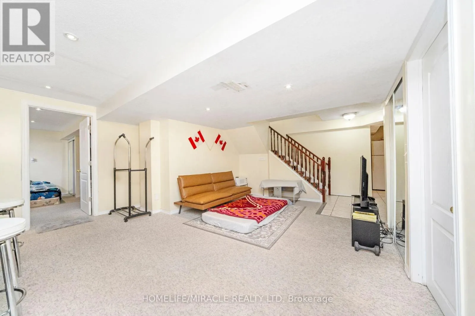 17 MAINARD CRESCENT