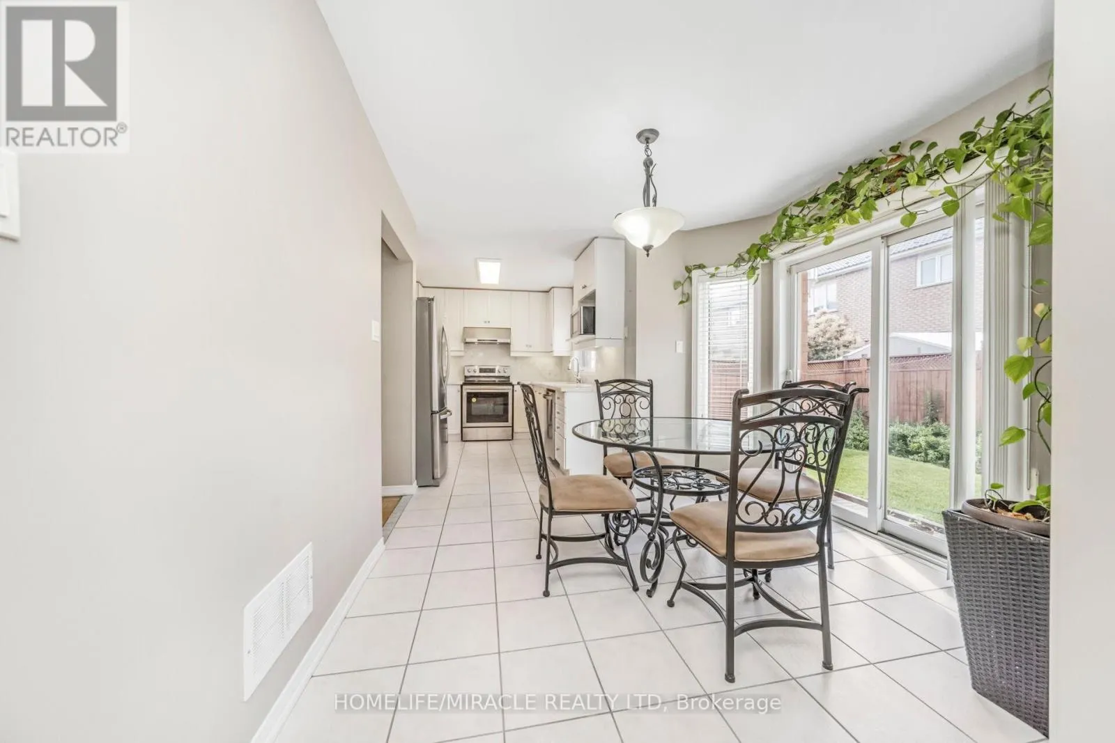 17 MAINARD CRESCENT