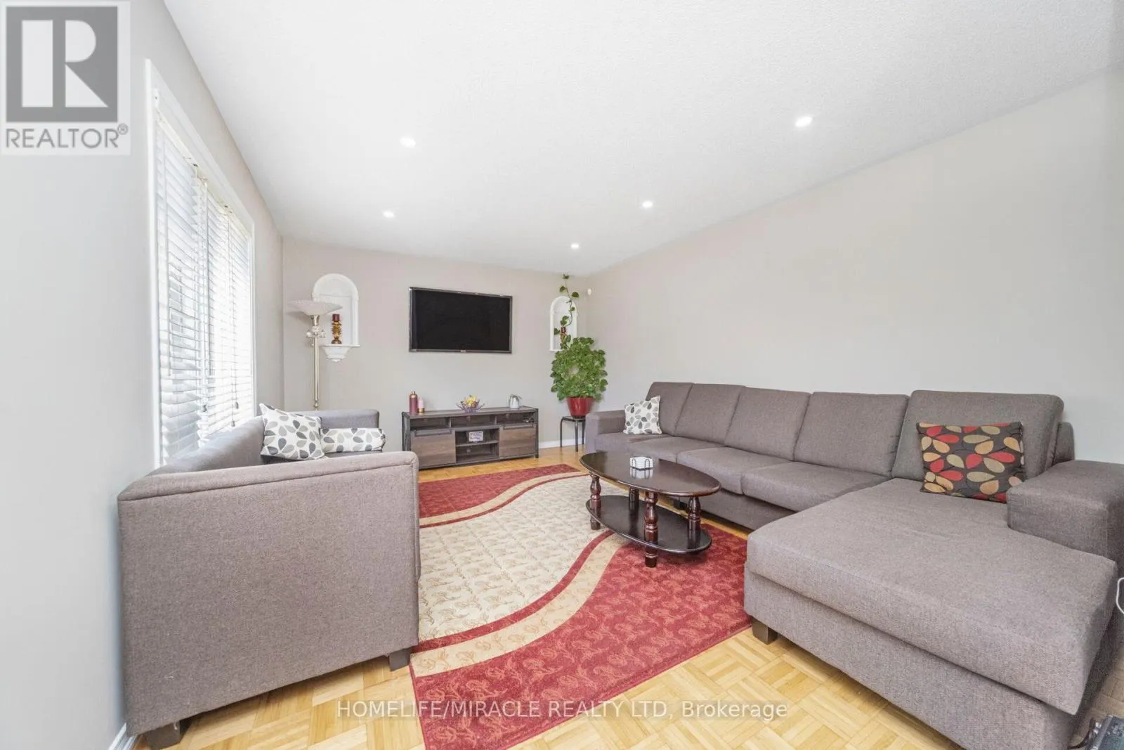 17 MAINARD CRESCENT