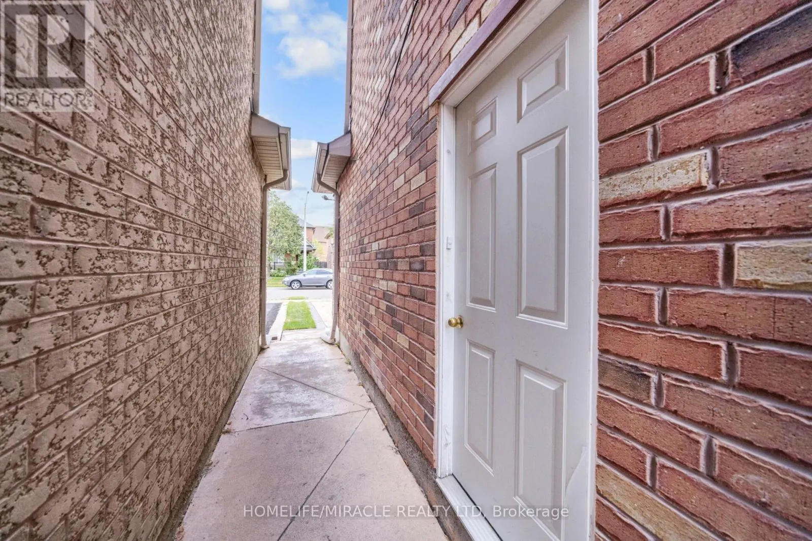 17 MAINARD CRESCENT