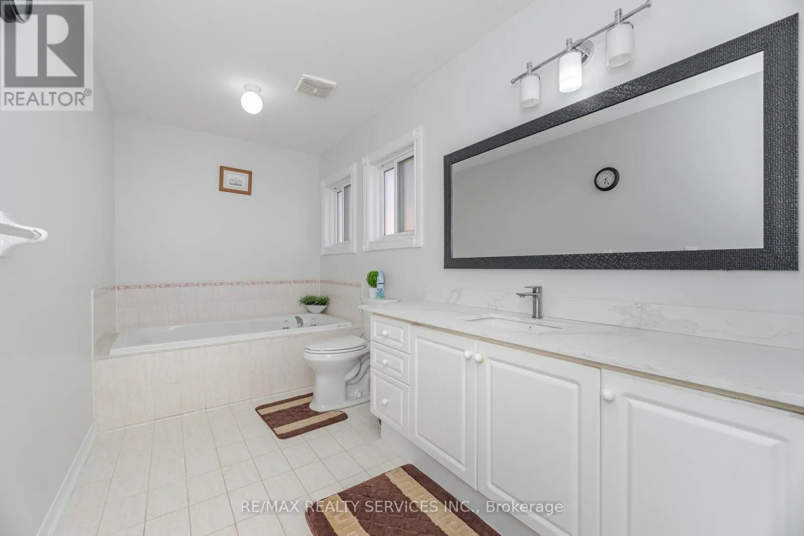 59 HULLEN CRESCENT