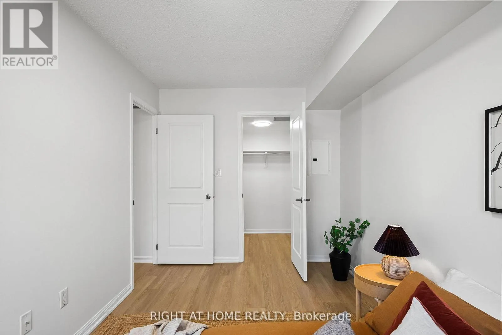 229 - 11 FOUNDRY AVENUE