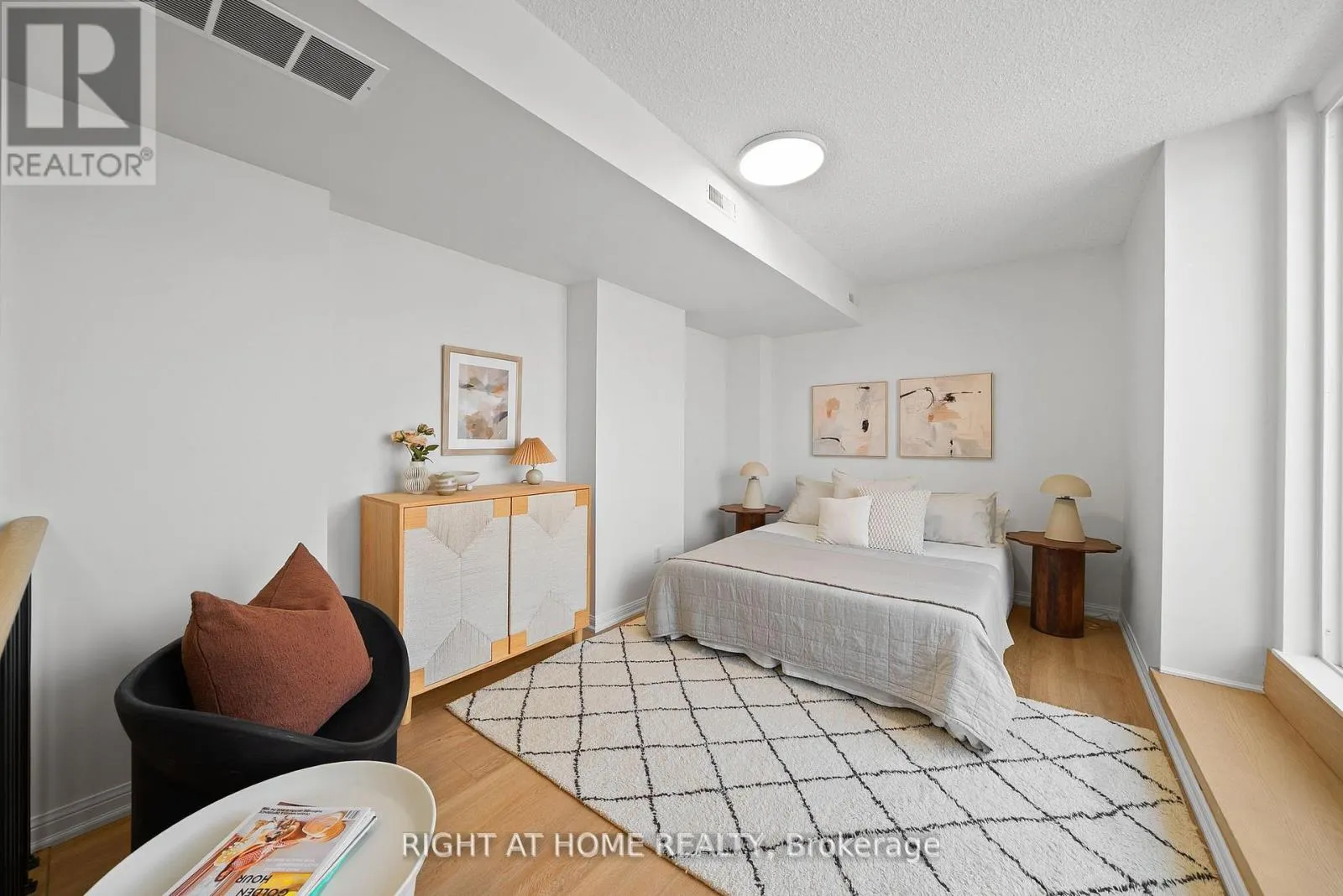 229 - 11 FOUNDRY AVENUE