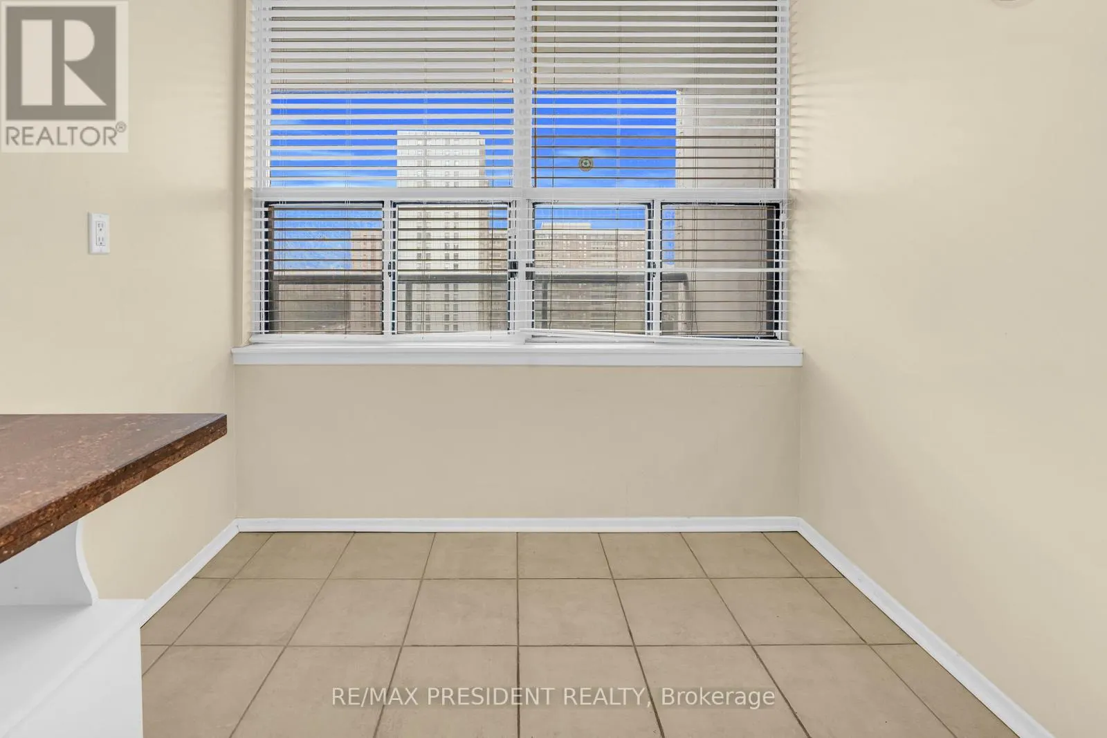 1408 - 21 KNIGHTSBRIDGE ROAD