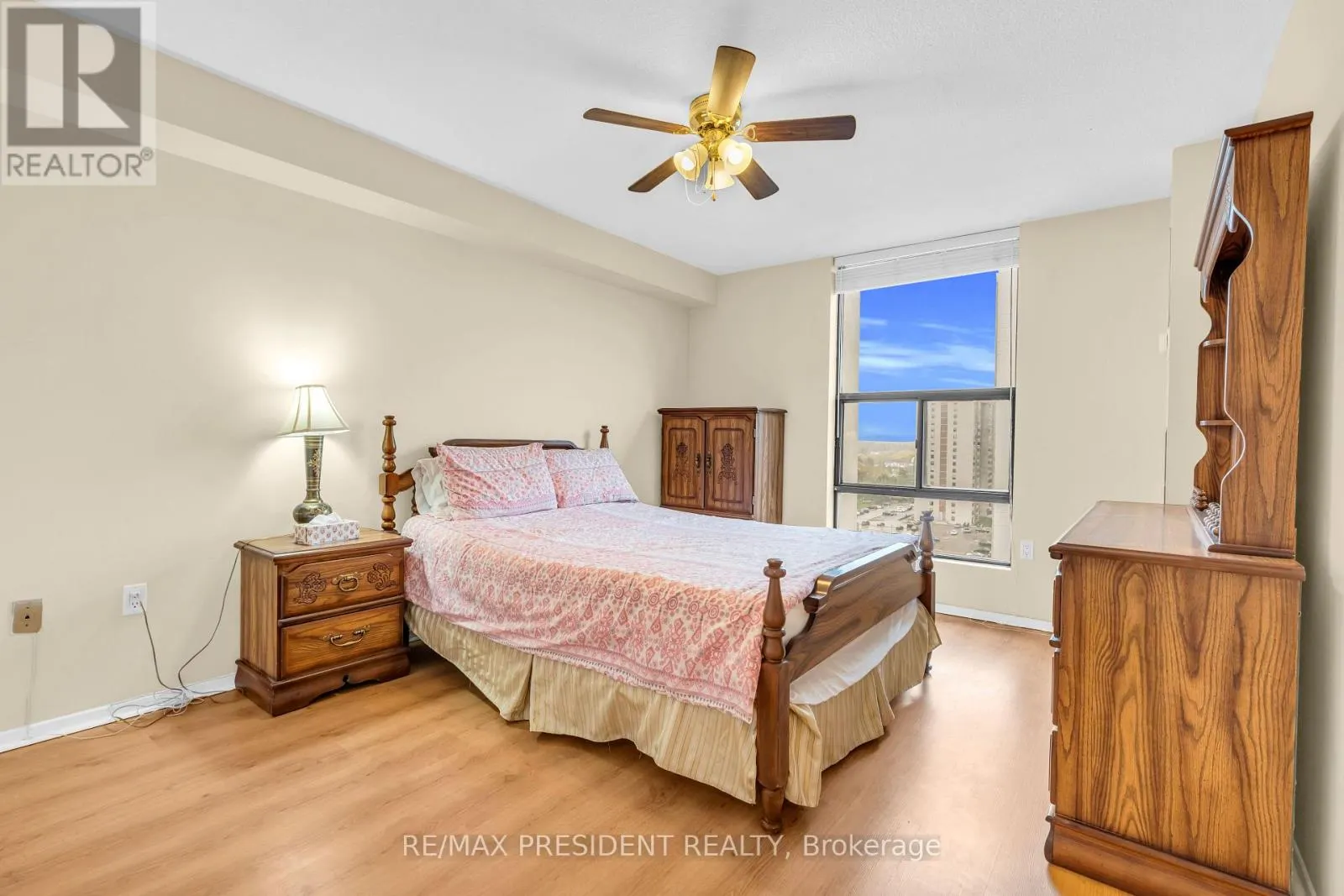 1408 - 21 KNIGHTSBRIDGE ROAD