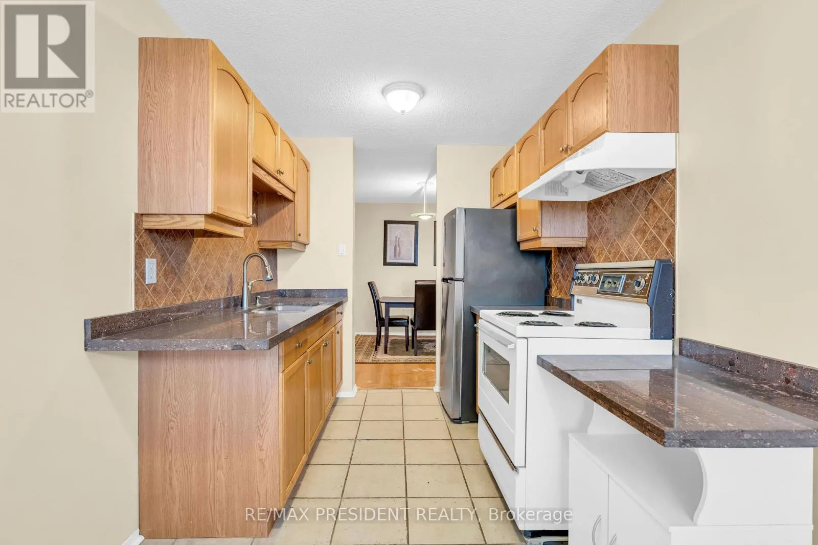 1408 - 21 KNIGHTSBRIDGE ROAD